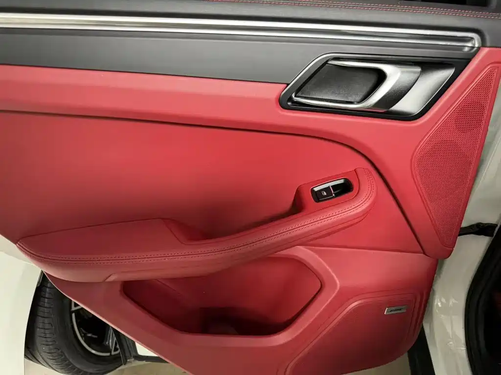 Porsche Macan 2021 — фото 15