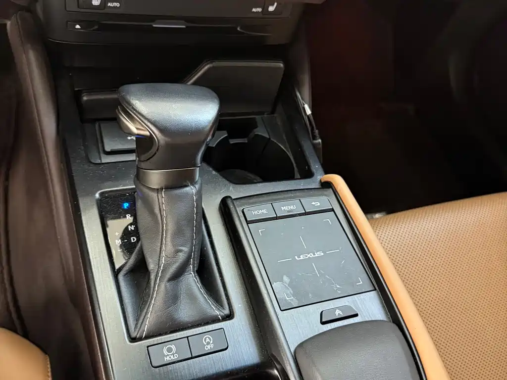 Lexus ES 2021 — фото 10