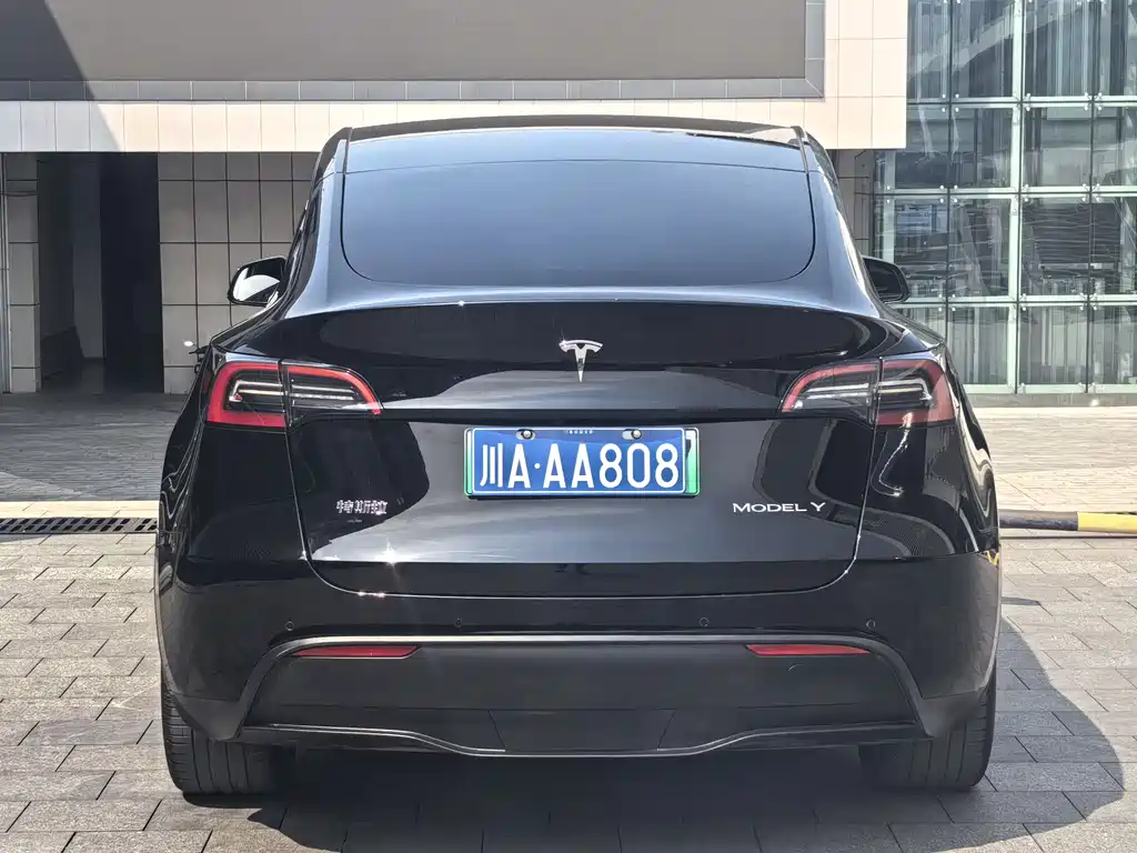 Tesla Model Y 2023 — фото 5