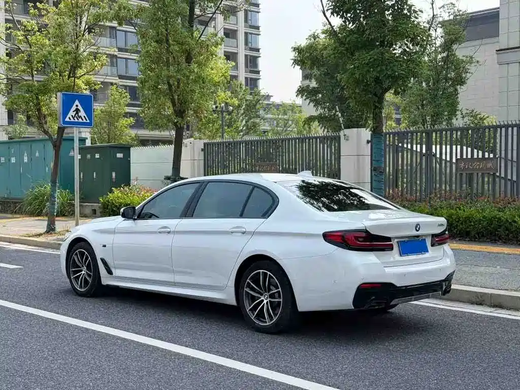 BMW 5 Series 2022 — фото 4