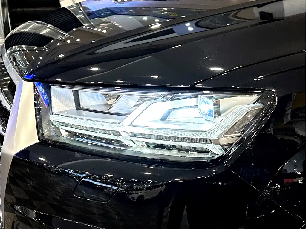 Audi Q7 2017 — фото 9