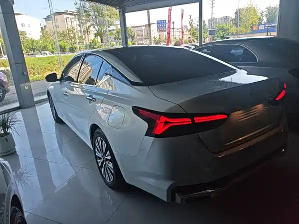 Nissan Teana 2023