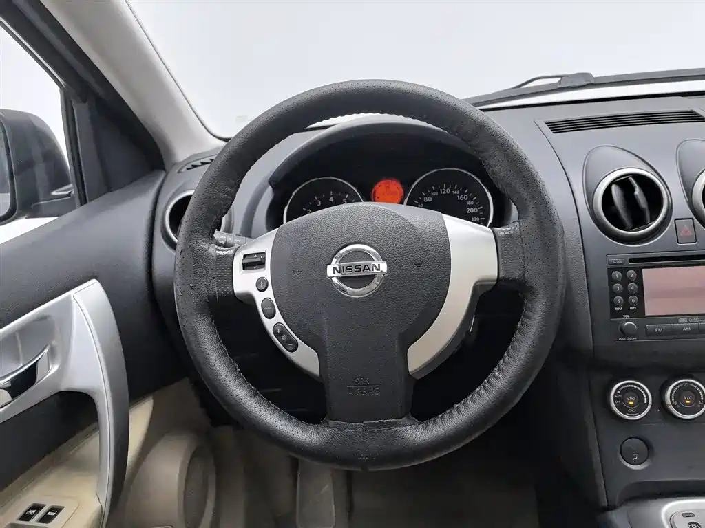 Nissan Qashqai 2010 — фото 11