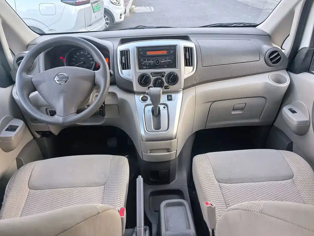 Nissan NV200 2017 — фото 11