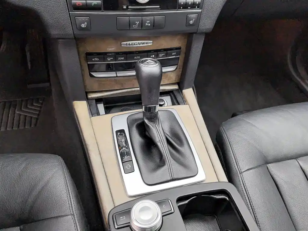 Mercedes-Benz E-Class 2010 — фото 13