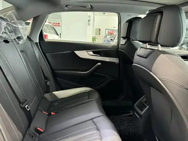 Audi A4L 2020