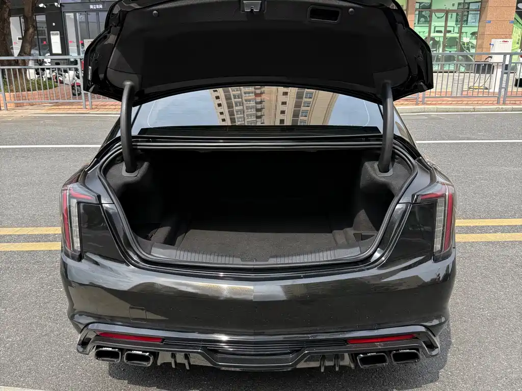 Cadillac CT5 2023 — фото 10