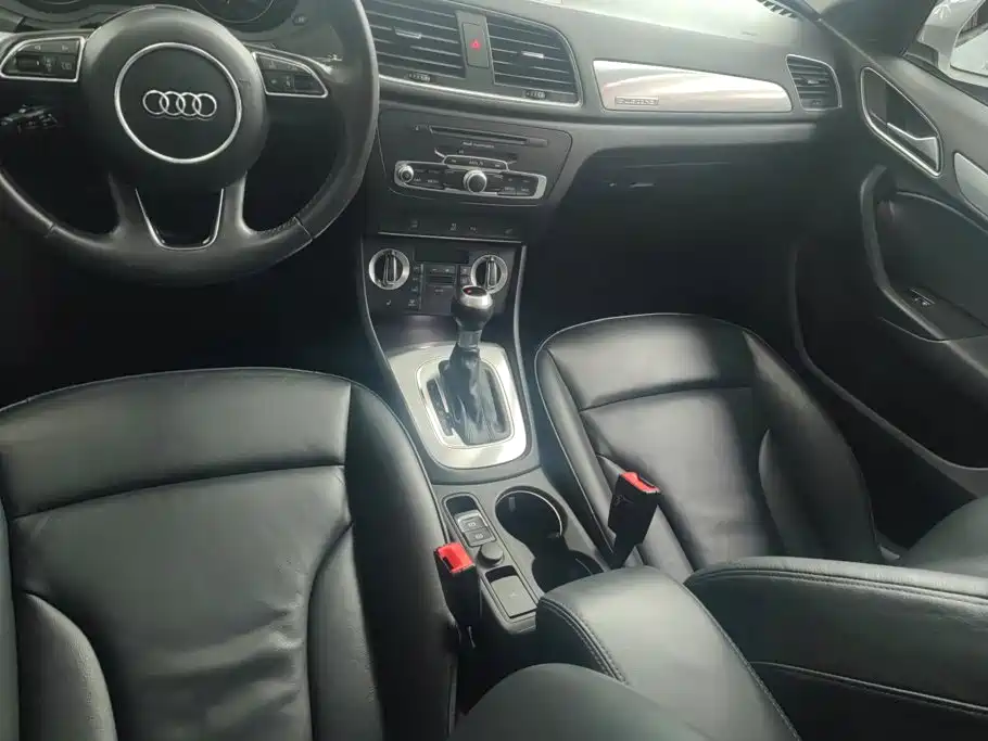 Audi Q3 2016 — фото 16