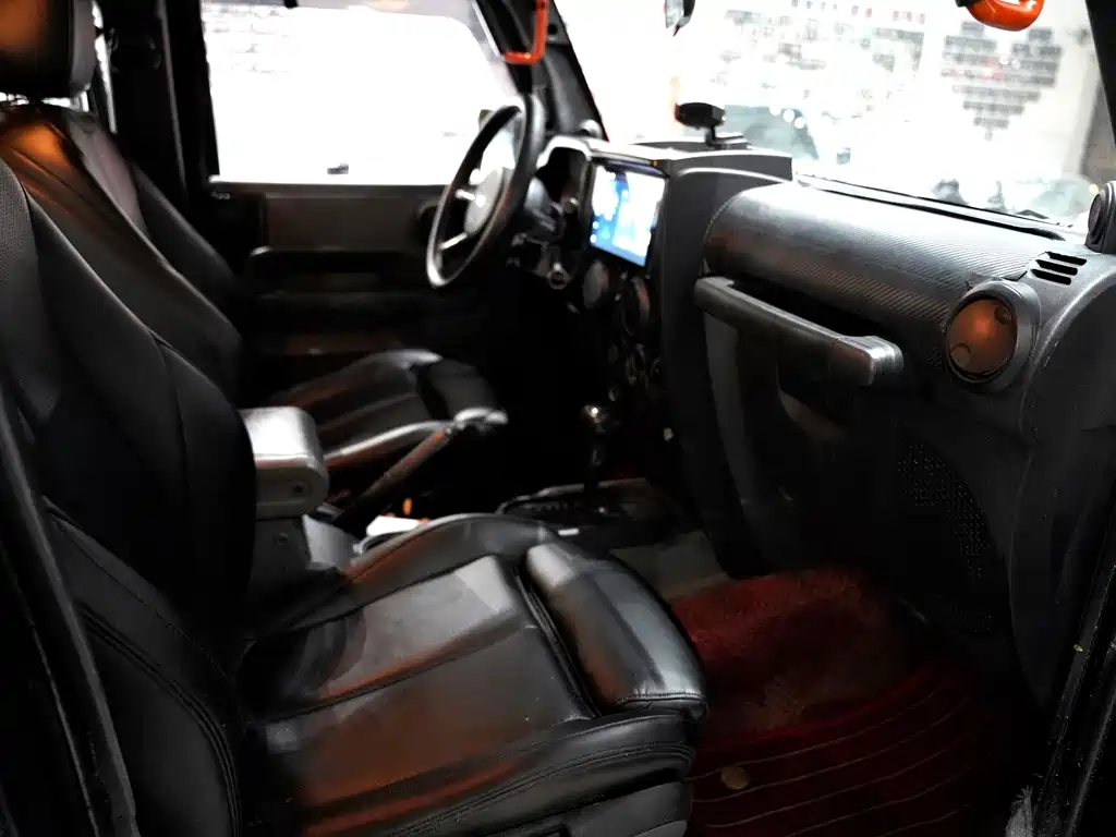 Jeep Wrangler 2009 — фото 13