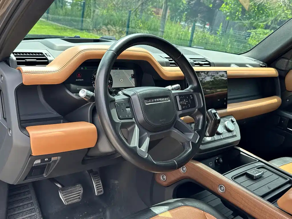 Land Rover Defender 2022 — фото 12