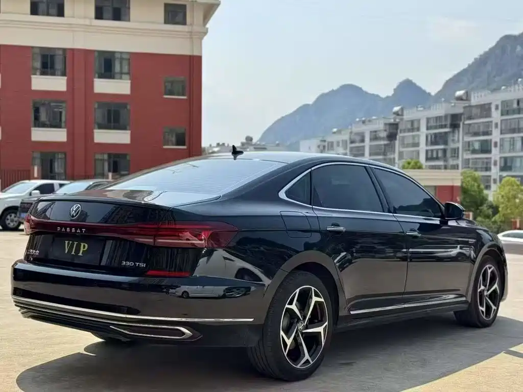 Volkswagen Passat 2023 — фото 4