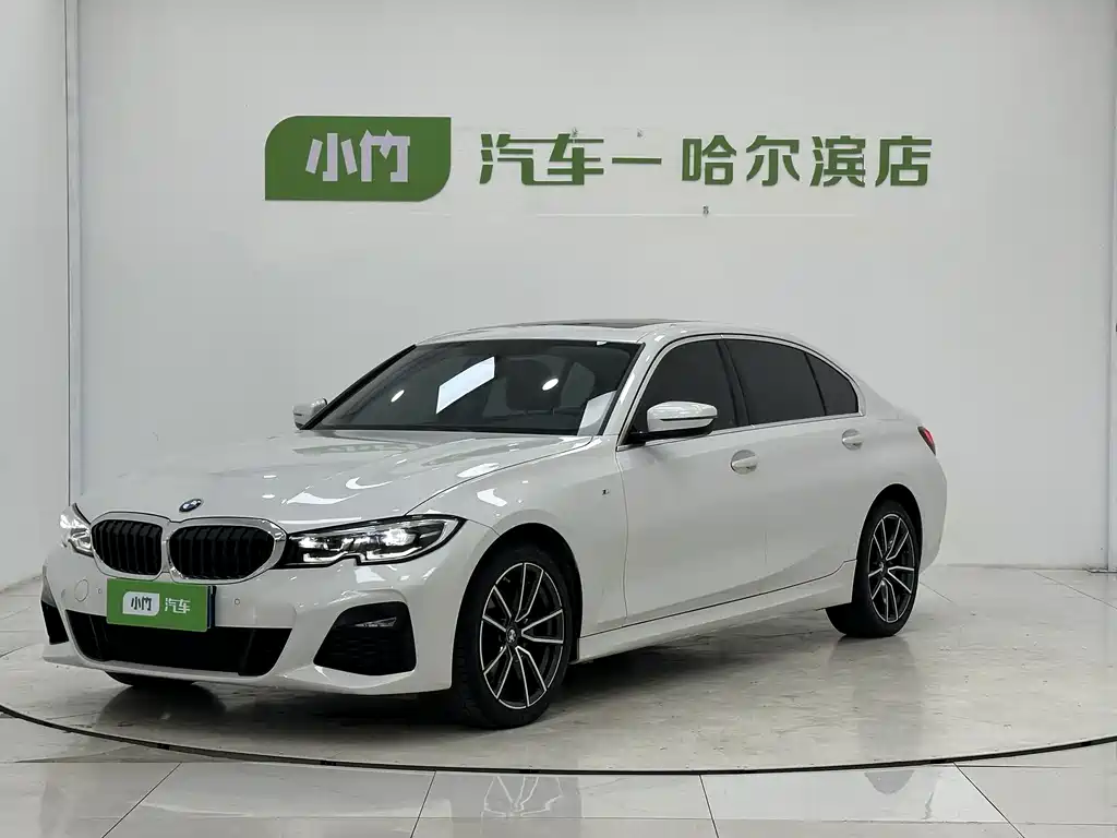 BMW 3 Series 2022 — фото 1