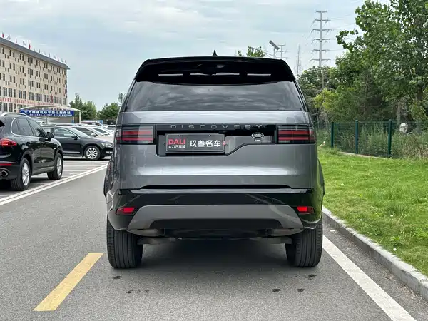 Land Rover Discovery 2023