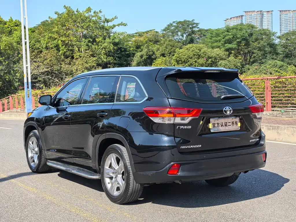 Toyota Highlander 2020 — фото 19