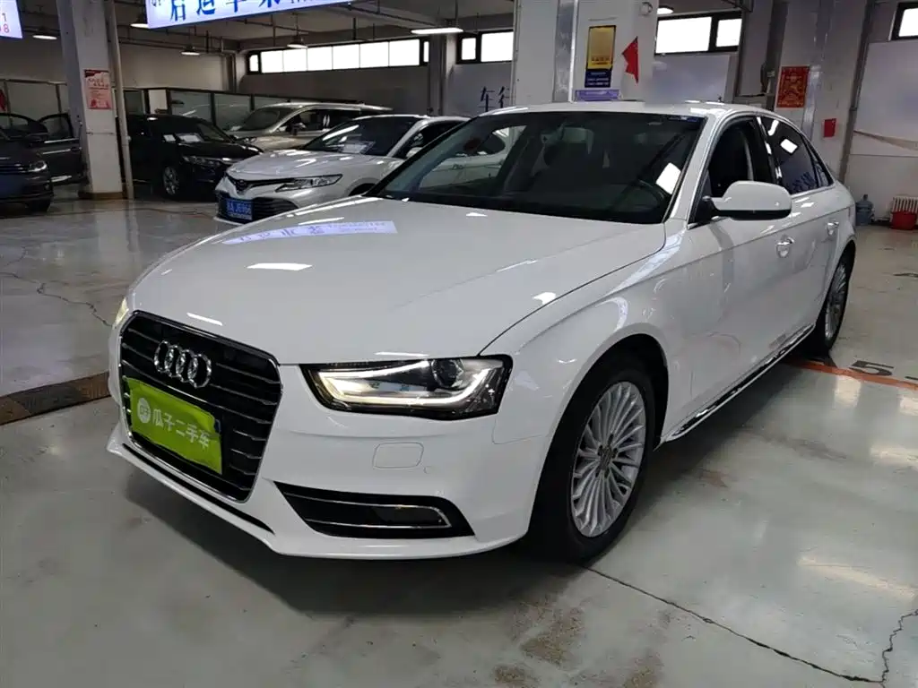 Audi A4L 2016 — фото 1