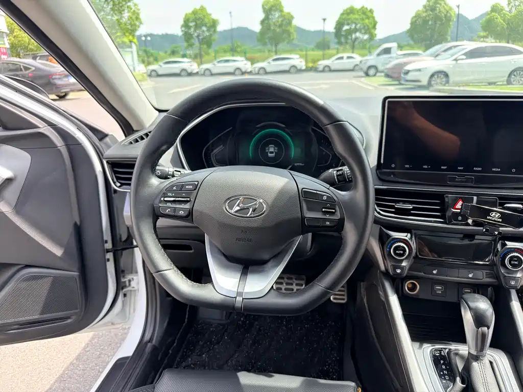 Hyundai Fista 2022 — фото 15