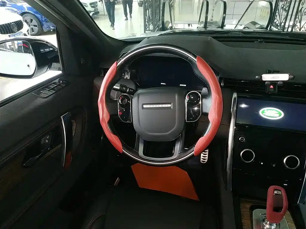 Land Rover Discovery Sport 2020 — фото 11