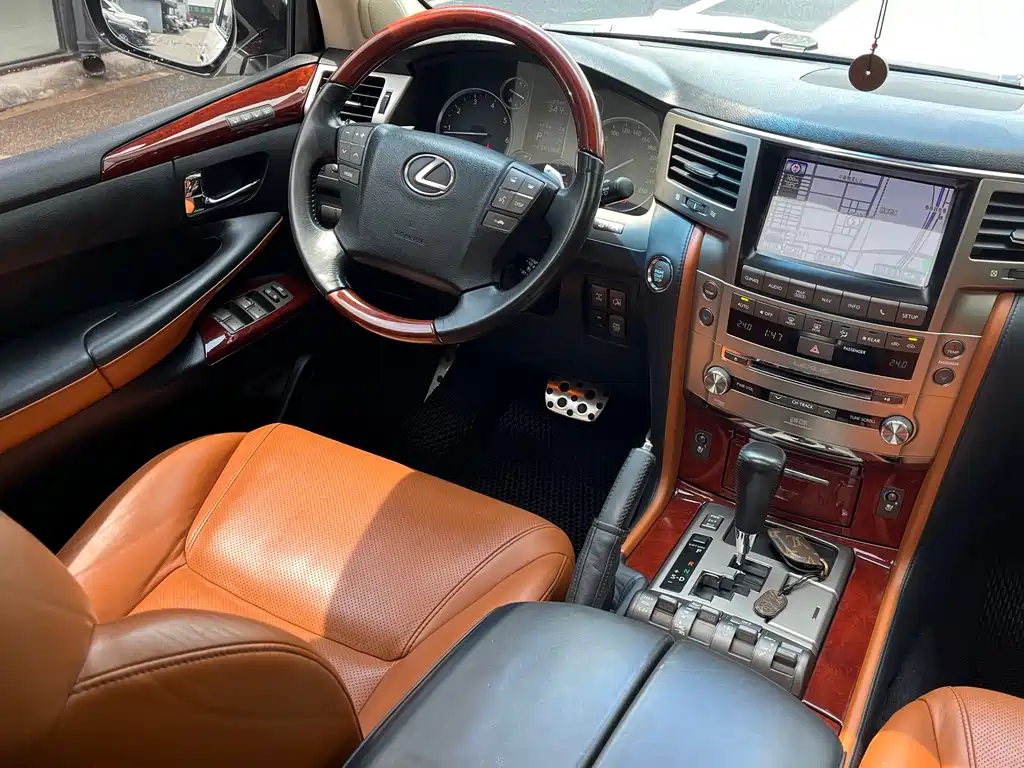 Lexus LX 2015 — фото 10