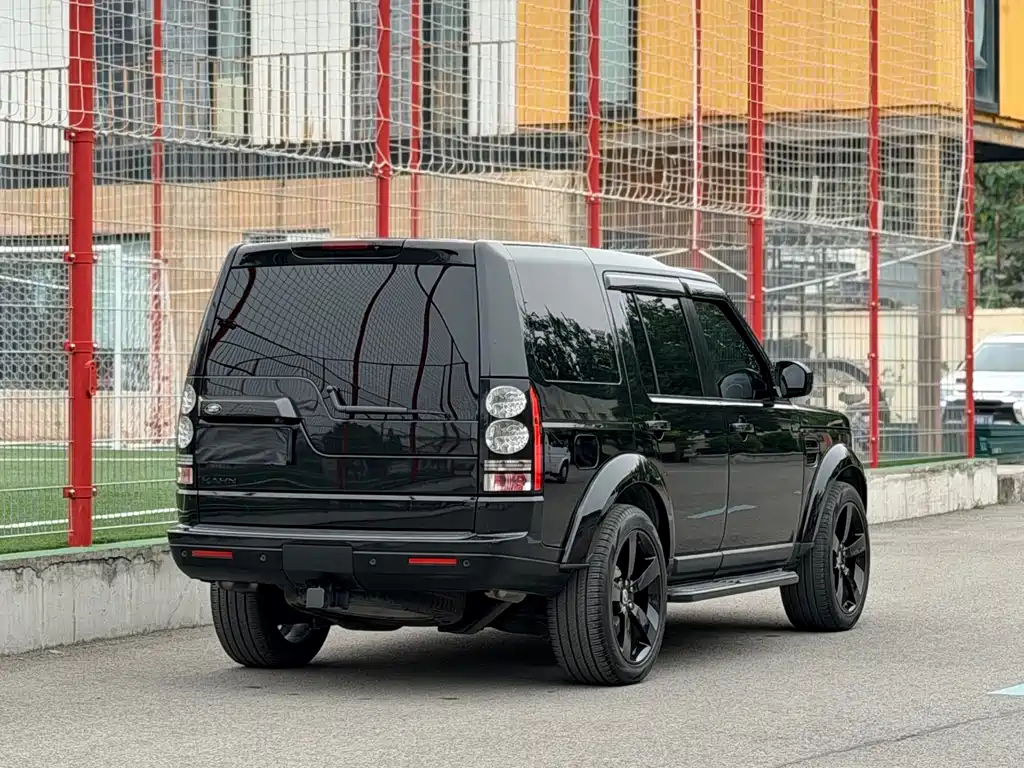 Land Rover Discovery 2015 — фото 10