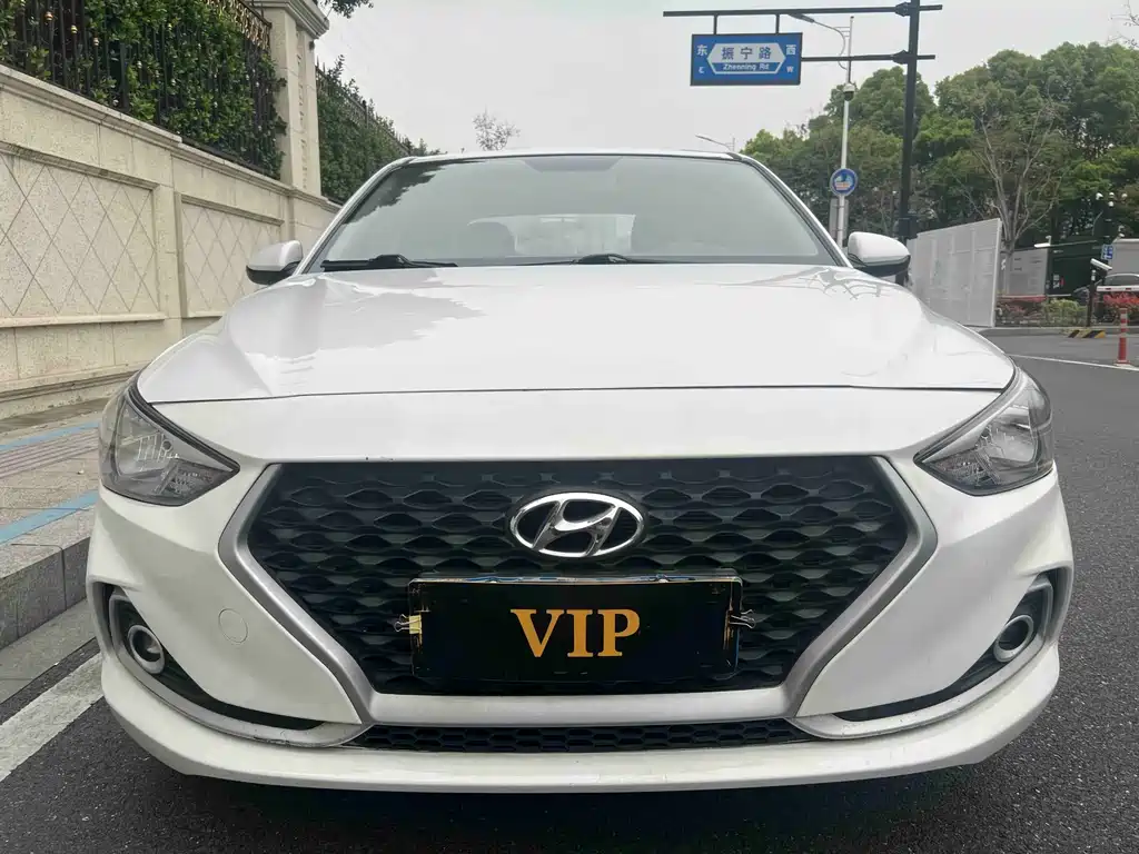 Hyundai Elantra 2018 — фото 2