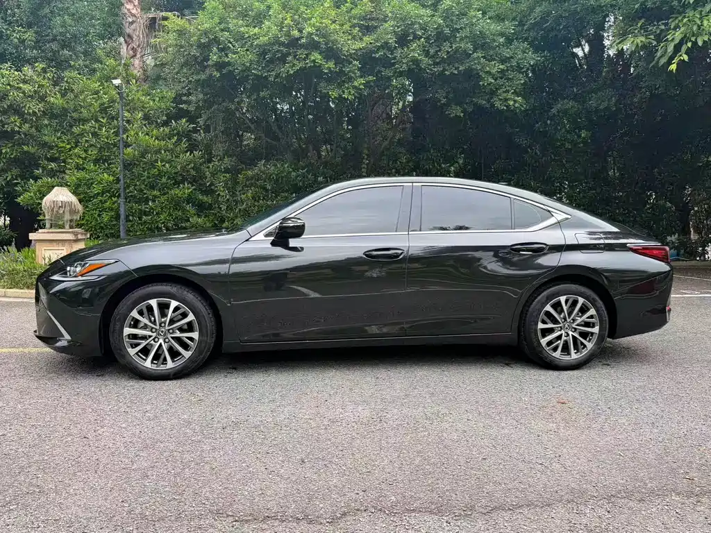 Lexus ES 2024 — фото 12