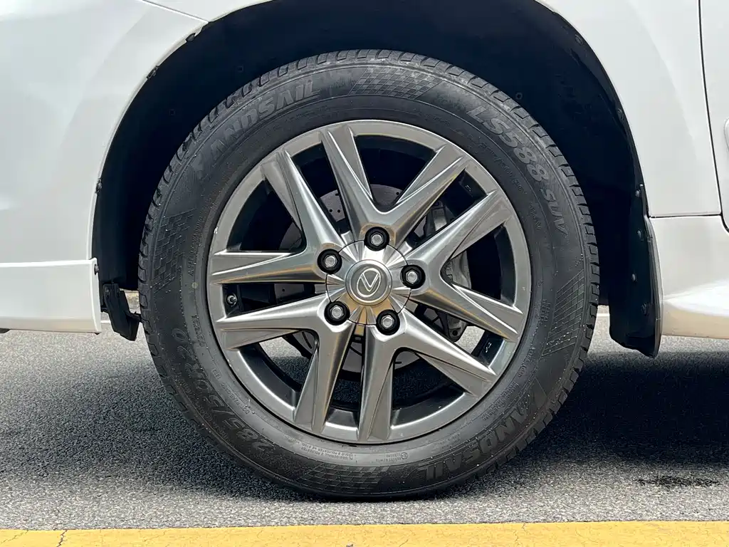 Lexus LX 2015 — фото 17