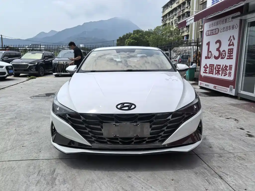 Hyundai Elantra 2021