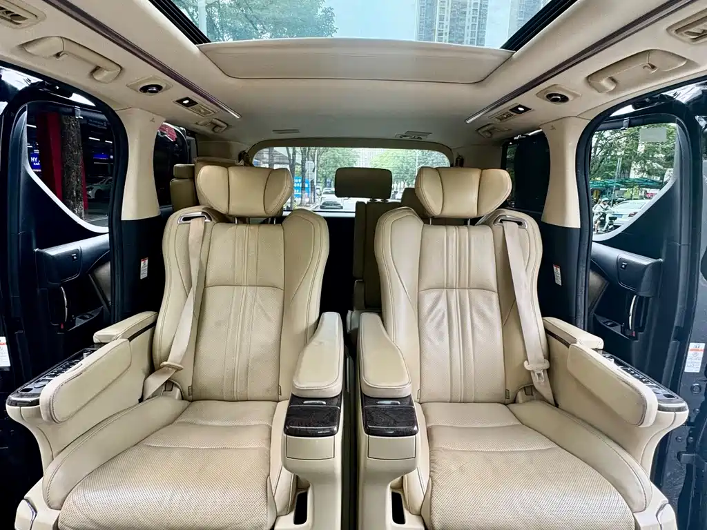 Toyota Alphard 2019 — фото 13