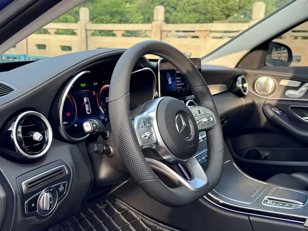 Mercedes-Benz C-Class 2020 — фото 14