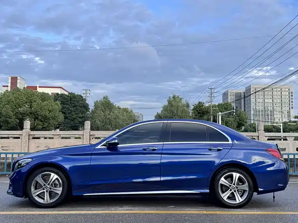 Mercedes-Benz C-Class 2020