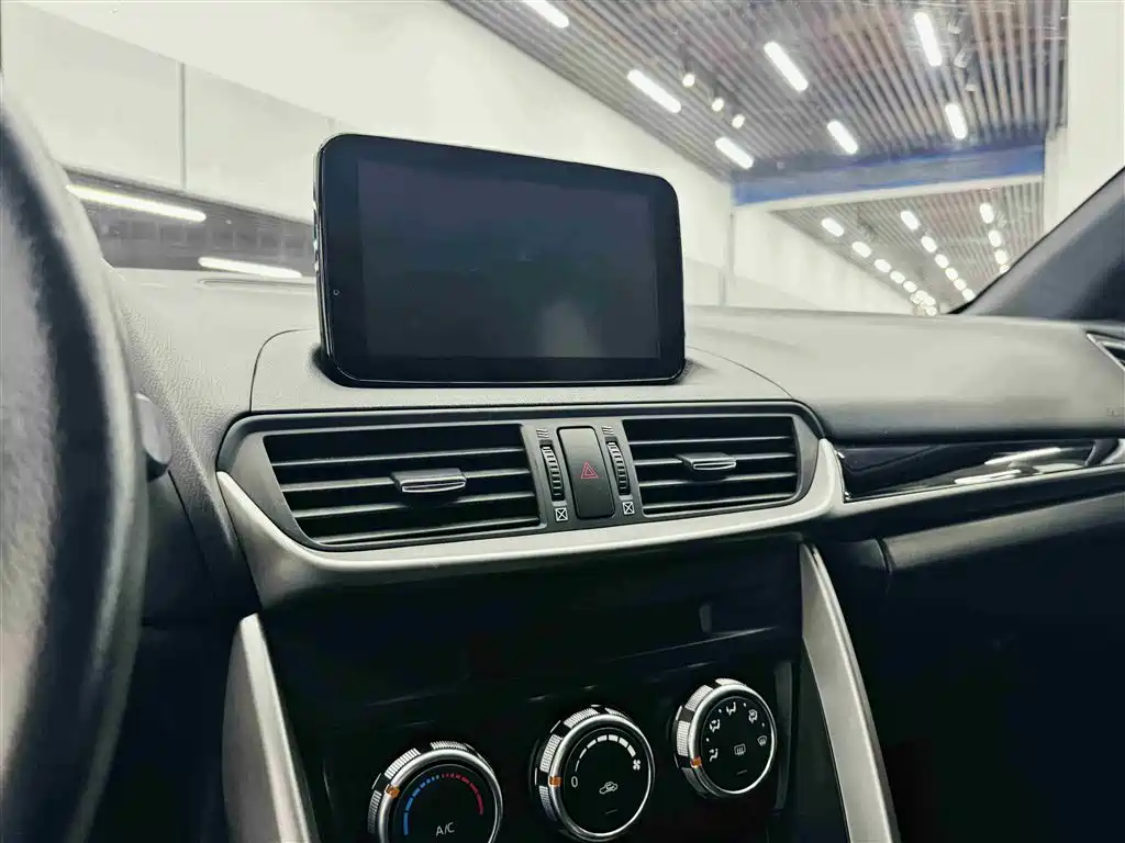 Mazda CX-4 2018 — фото 14