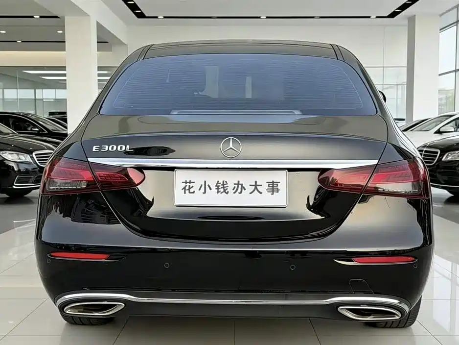 Mercedes-Benz E-Class 2023 — фото 8