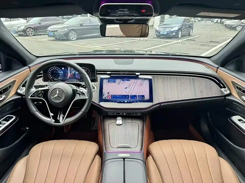 Mercedes-Benz E-Class 2025 — фото 4