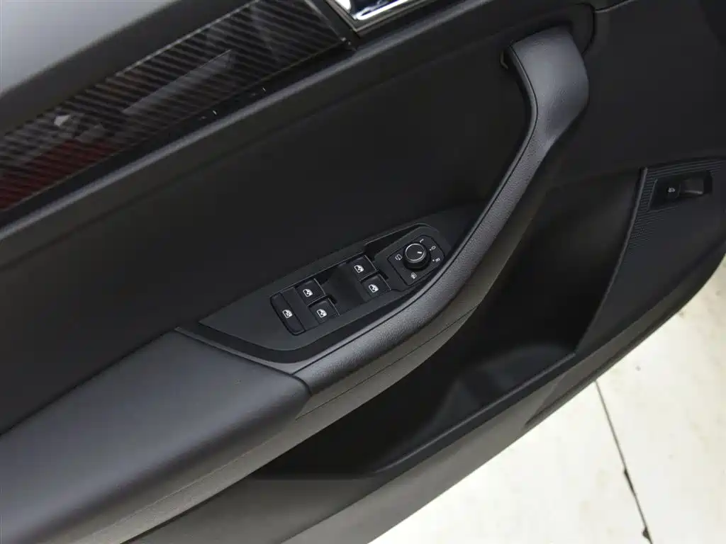 Skoda Kodiaq GT 2020 — фото 8