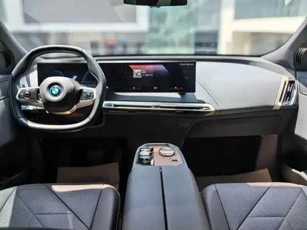 BMW iX 2023