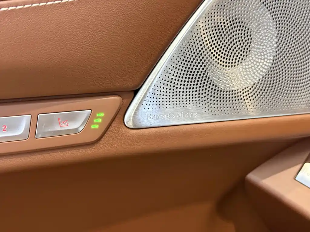BMW 7 Series 2017 — фото 14