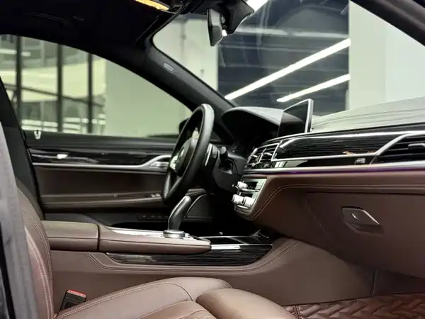 BMW 7 Series 2021