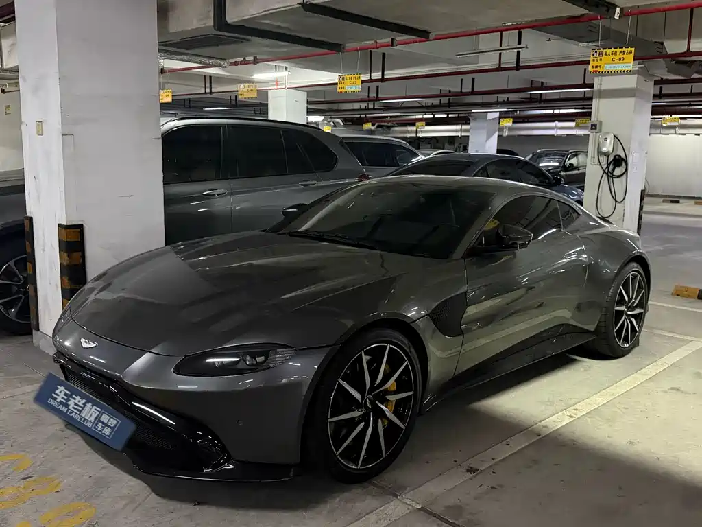 Aston Martin V8 Vantage 2020 — фото 2