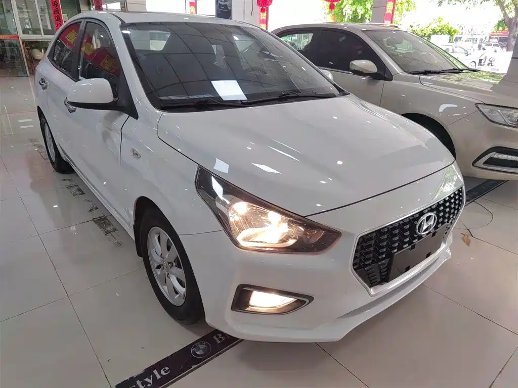 Hyundai Verna 2018 — фото 22