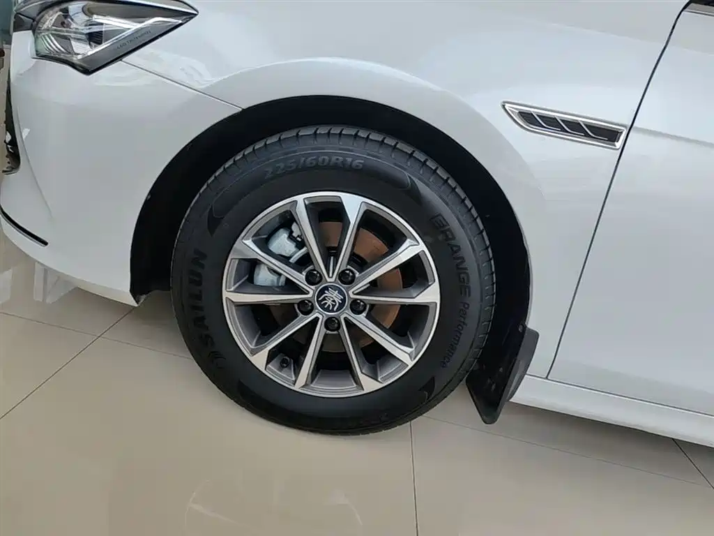 BYD Qin PLUS 2025 — фото 23