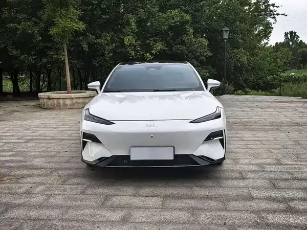 Geely Galaxy E8 2024