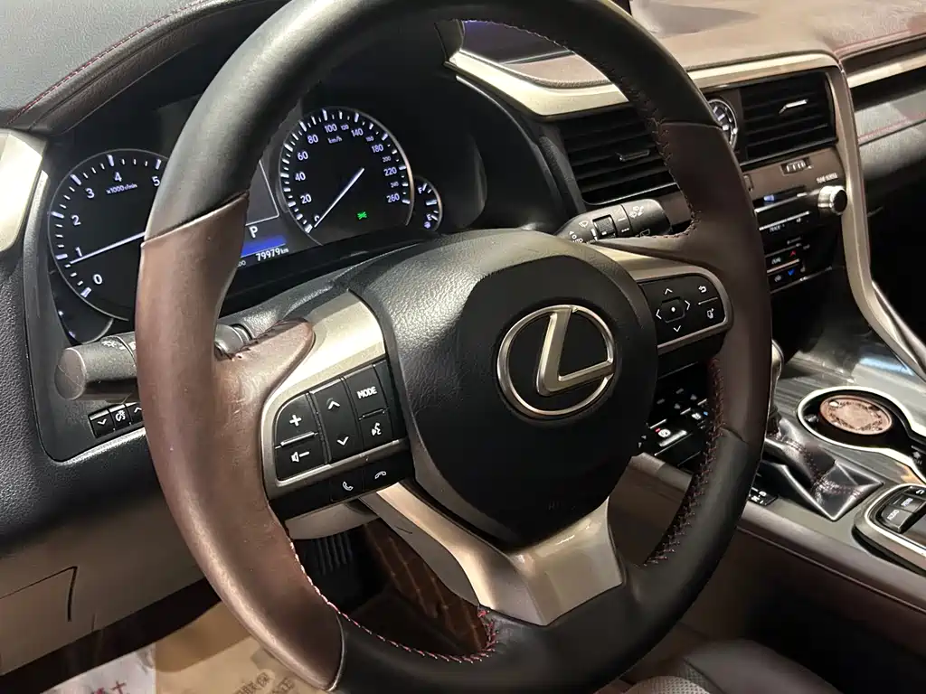 Lexus RX 2018 — фото 8