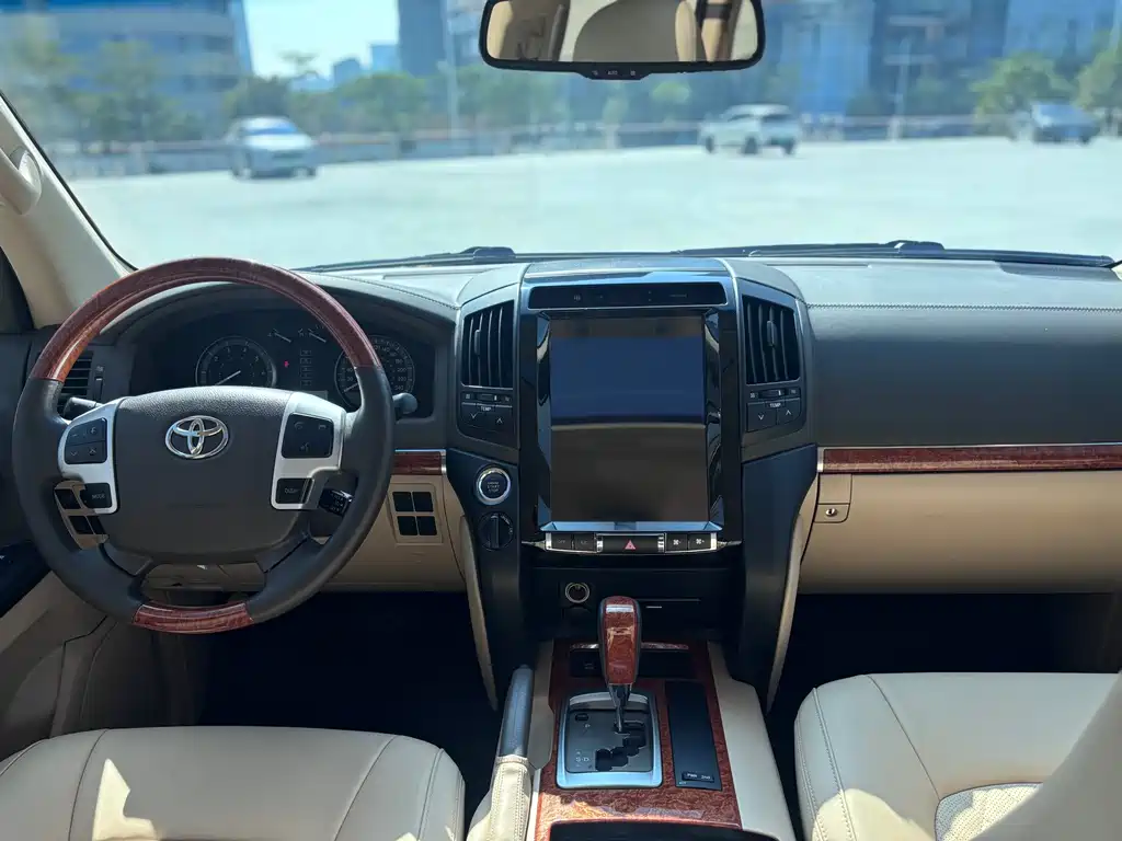Toyota Land Cruiser 2015 — фото 4