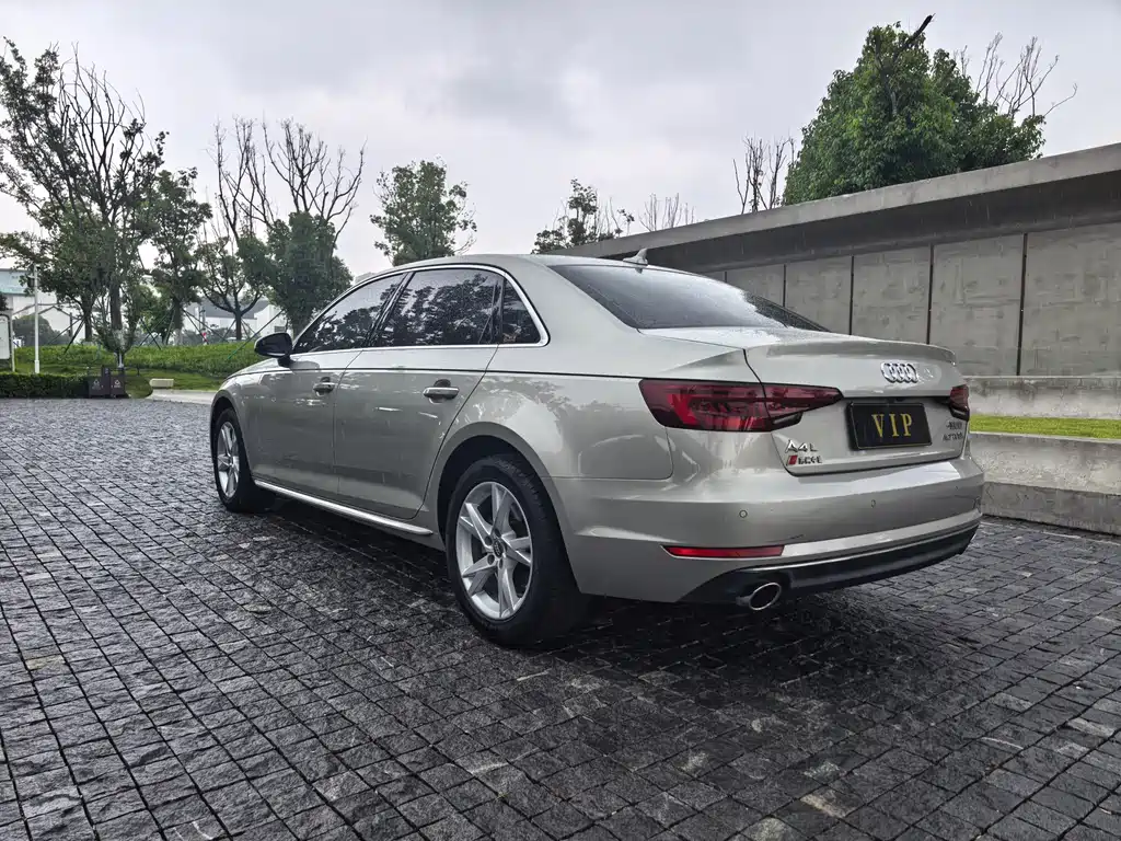 Audi A4L 2018 — фото 10