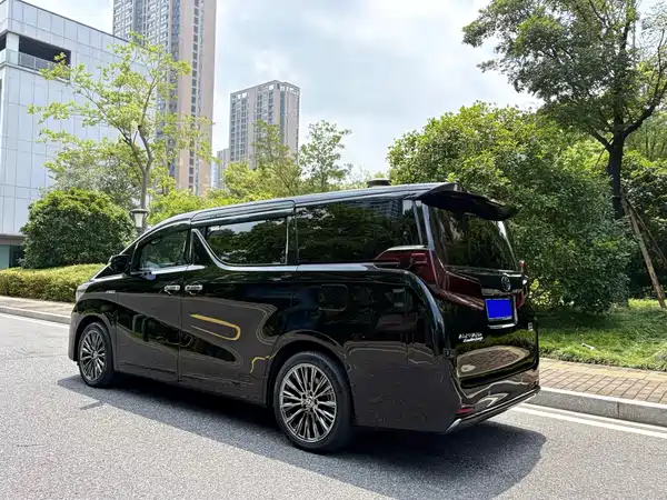 Toyota Alphard 2022