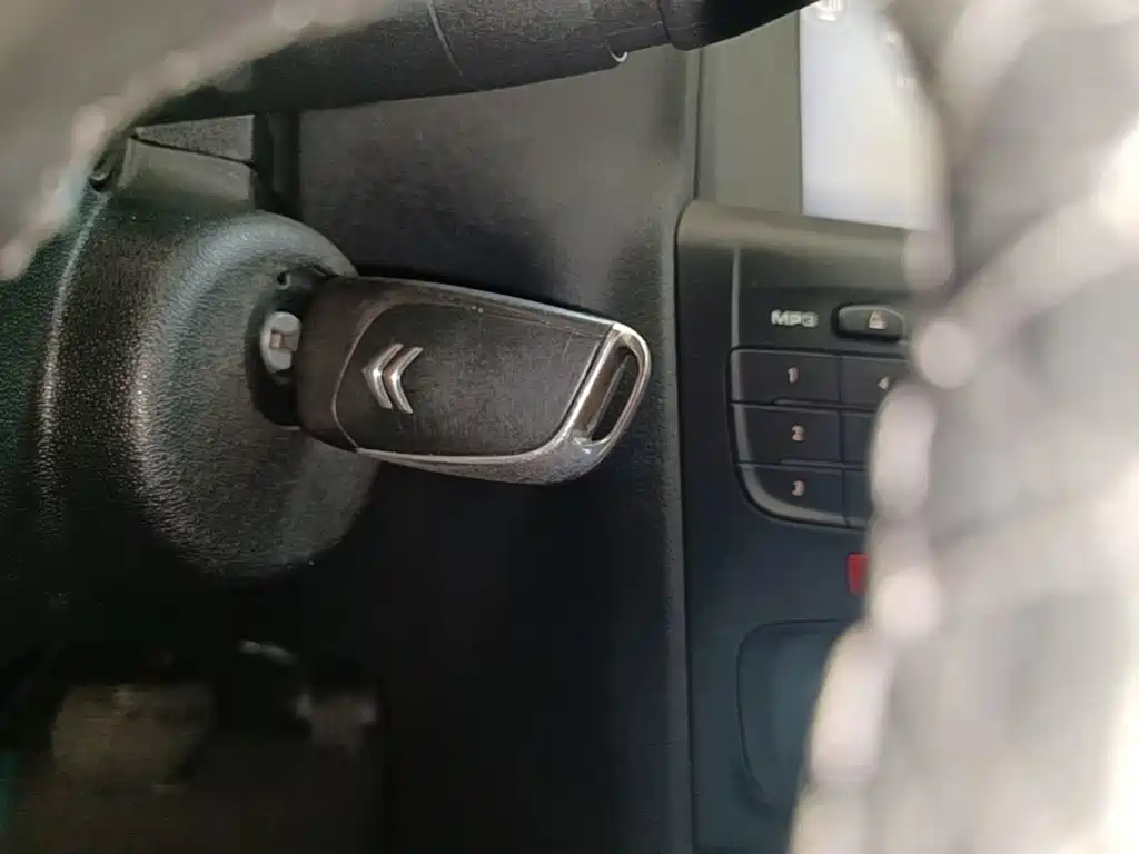 Citroën C4L 2015 — фото 9