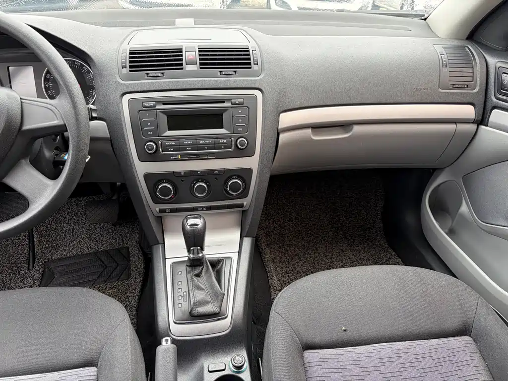 Skoda Octavia 2014 — фото 12