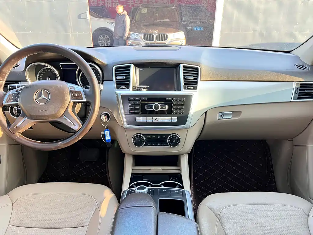Mercedes-Benz M-Class 2015 — фото 16