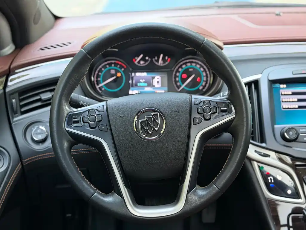 Buick LaCrosse 2016 — фото 13