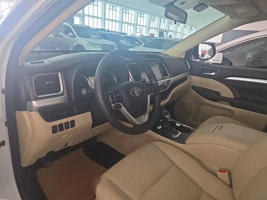 Toyota Highlander 2017 — фото 17